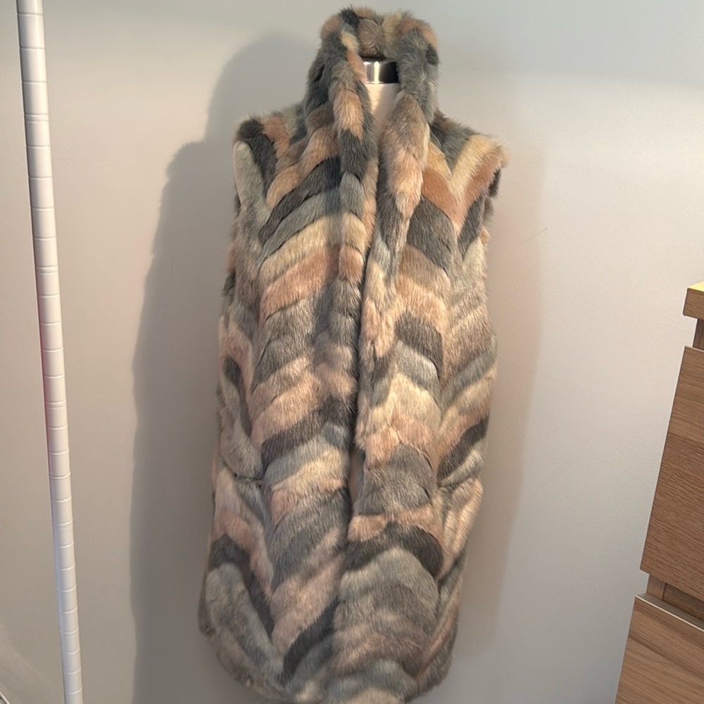 Steve Madden Faux Fur long lined sleeveless vest size M/L